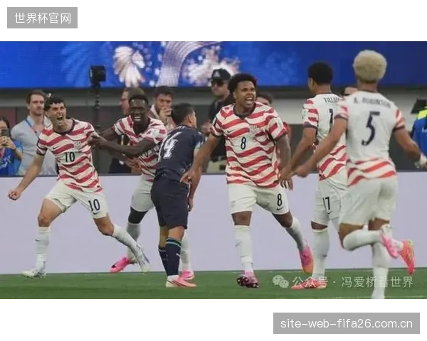 巴拉圭首战需应对美国队高强度压迫,中场球员库瓦斯的拦截扫荡能力面临考验。 巴拉圭首战需应对美国队高强度压迫,中场球员库瓦斯的拦截扫荡能力面临考验。
